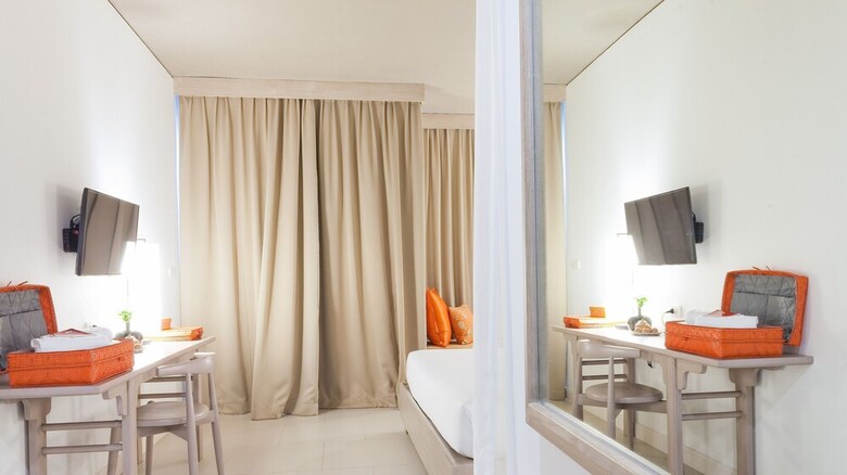 Hotel Zen Premium Soi Naiyang 2