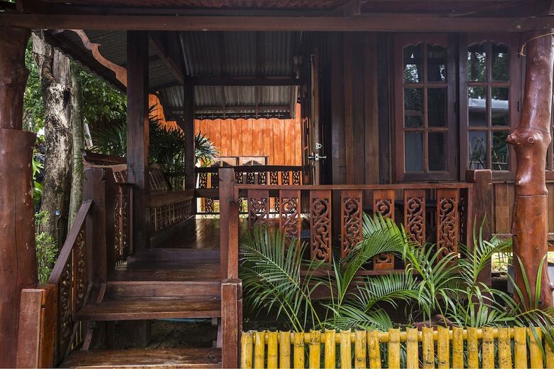 Hotel Again At Naiharn Beach Resort