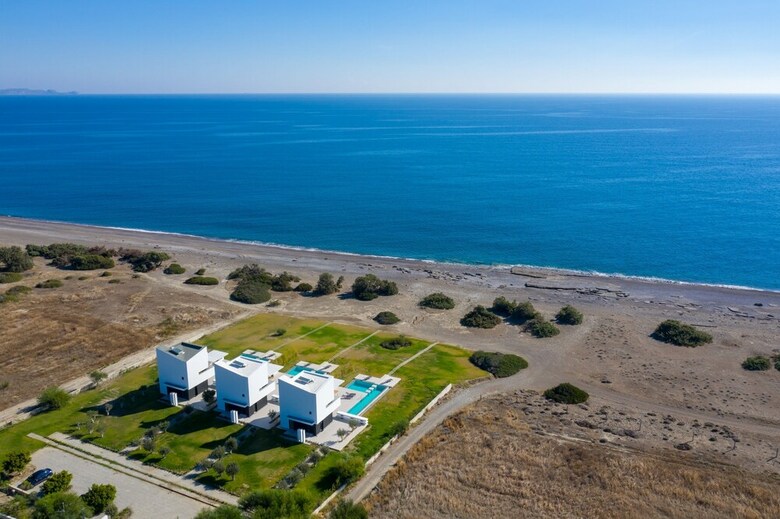 Albatross Beach Front Villas