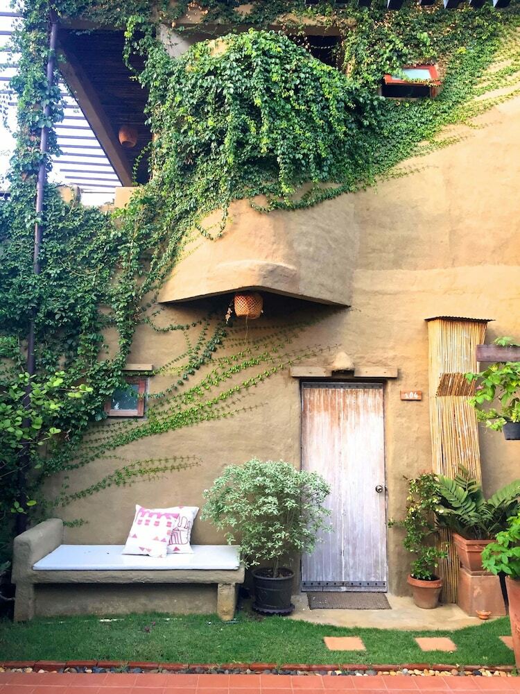 Hotel Pranberry Earth