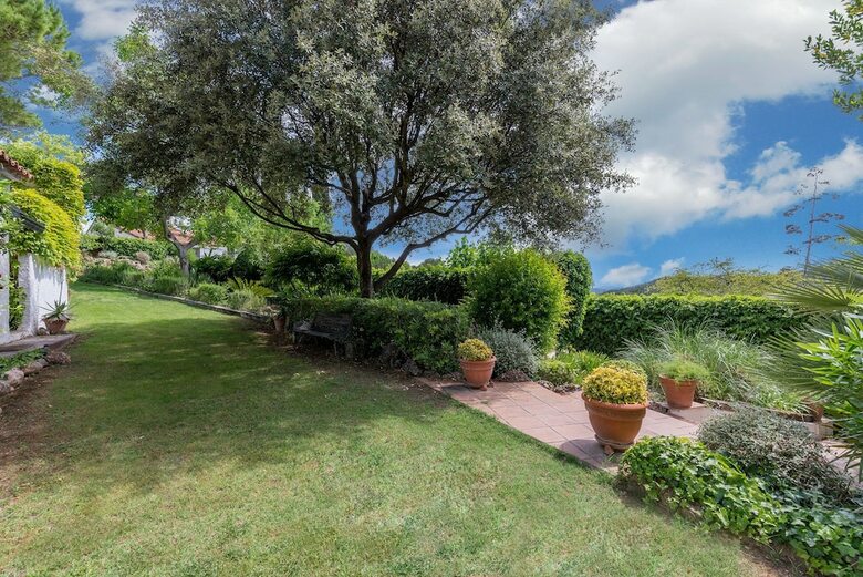 Hotel Comarquinal Bioresort Pened�s