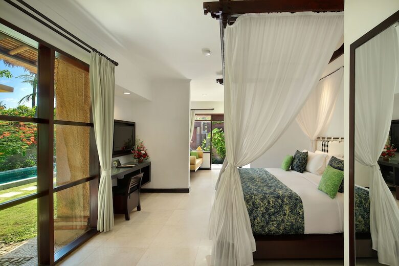 Hotel Legian Beach Villas