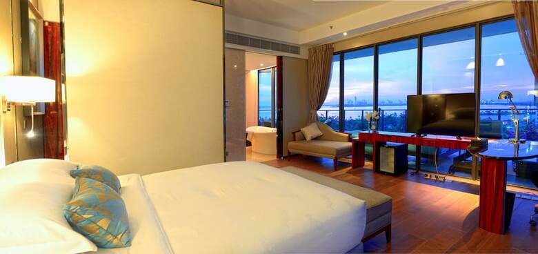 Forest City Phoenix International Marina Hotel