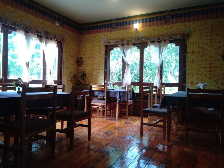 Hotel Nirvana Lodge & Homestay