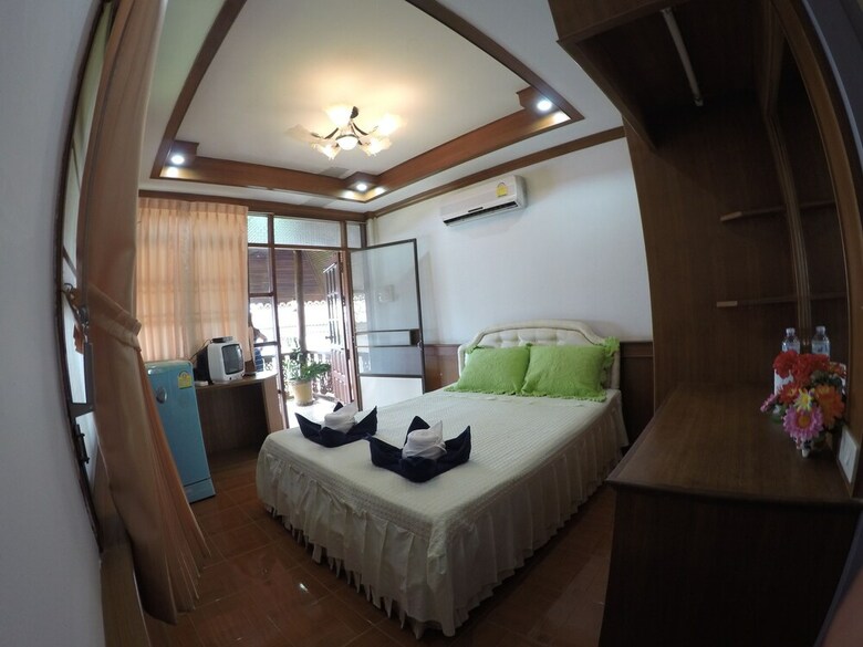 Hotel Tanyaporn House