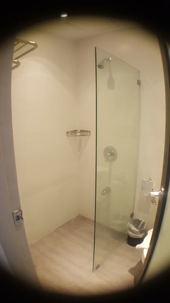 Mabolo Royal Hotel