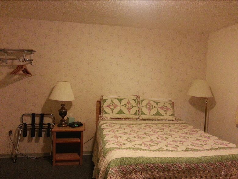 Eagles Nest Motel