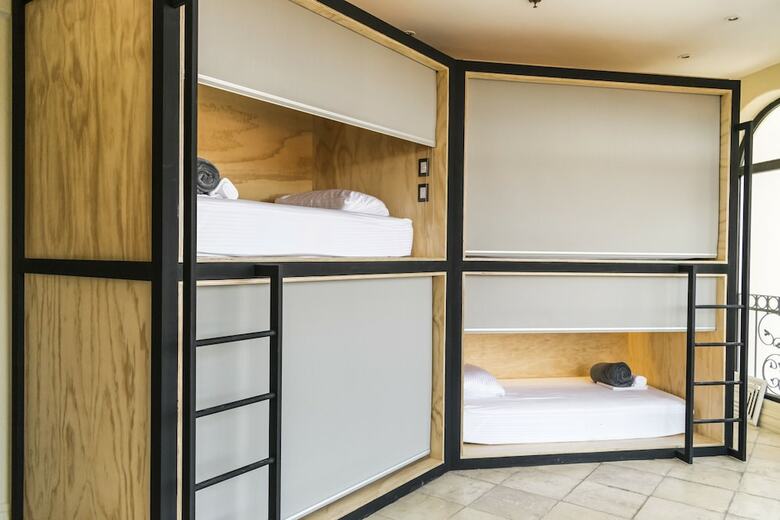 Hostal Fauna Luxury Hostel