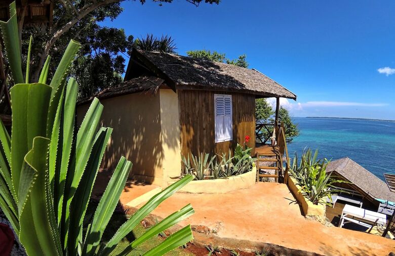 Hotel Cosmos Bungalows