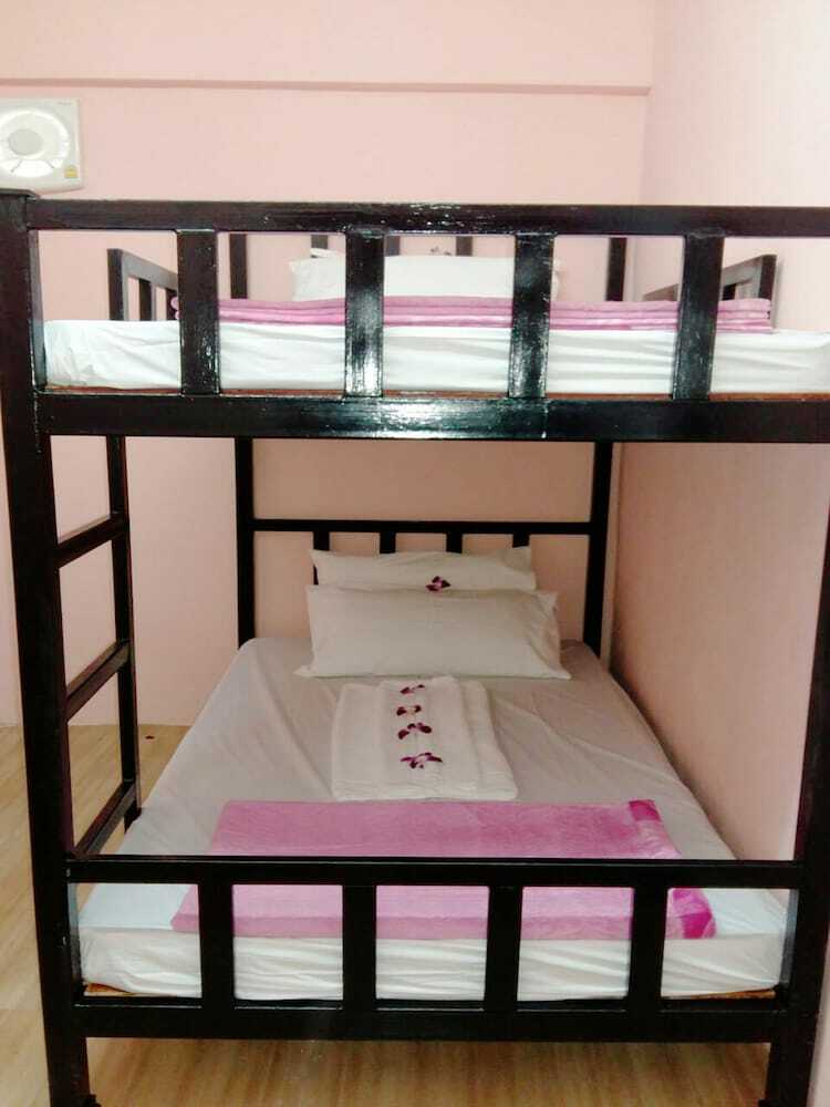 Hostal Krabi Bed Sleep Hotel