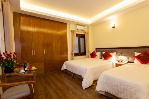Queen Light Hotel
