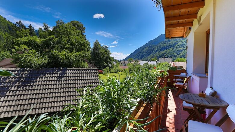 Villa Flora Apartments