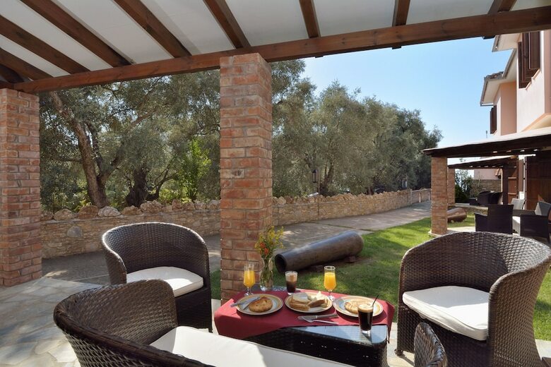 Apartamentos Symmetron Suites