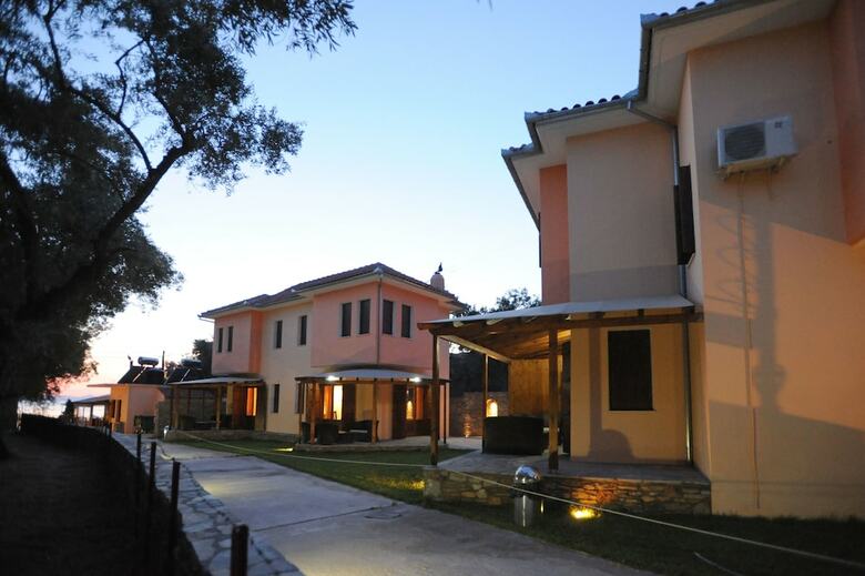 Apartamentos Symmetron Suites