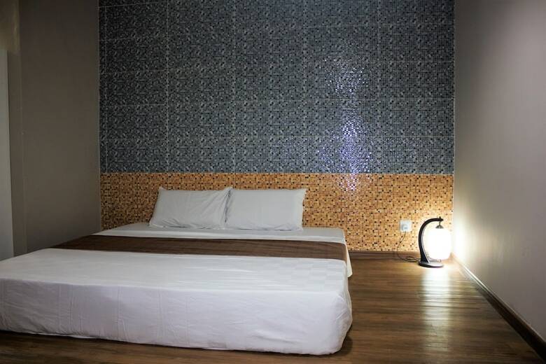 Aeon Tebrau Homestay & Hotel