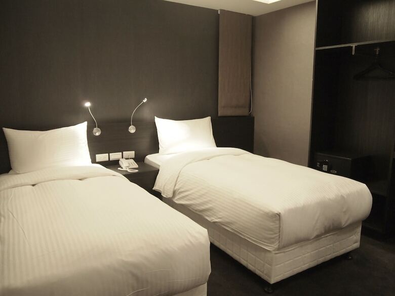 Fairytale Yisu Hot Spring Hotel