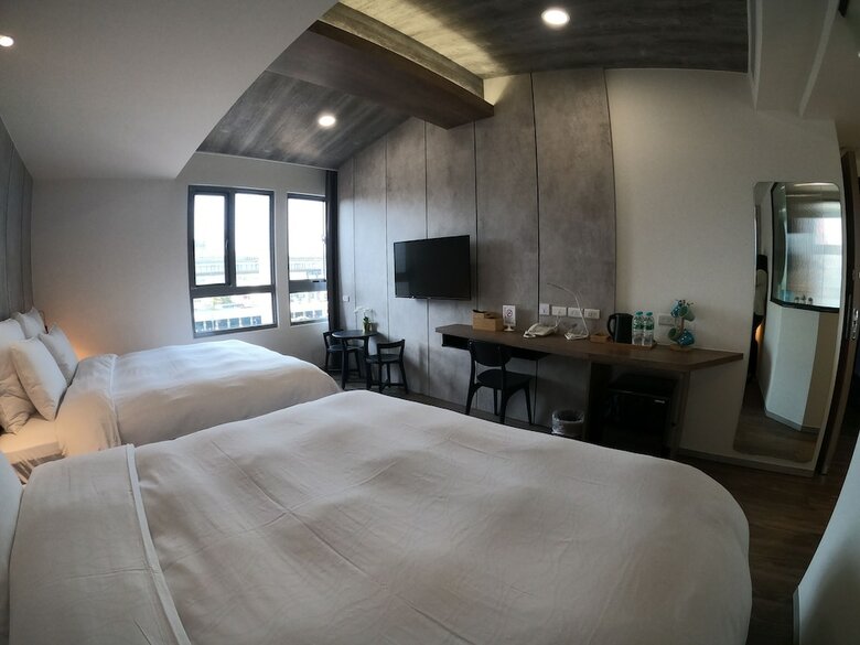 Watermark Hotel Kaohsiung Station
