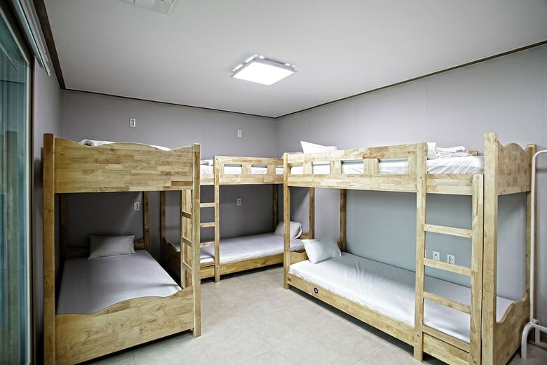 Hostal 1% Hostel