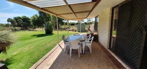 Pinjarra Caravan Park And Cabins