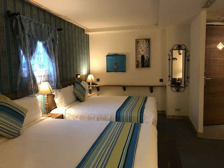 Hotel Amando Inn