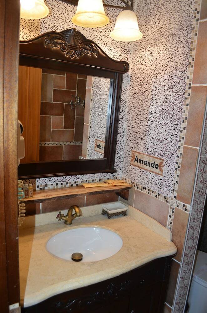 Hotel Amando Inn