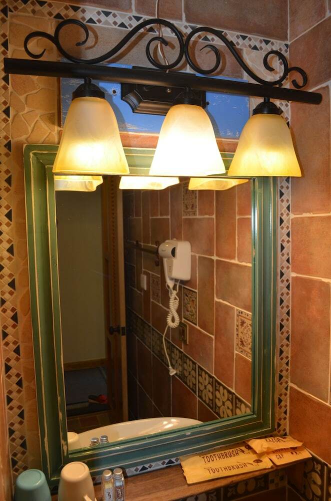 Hotel Amando Inn