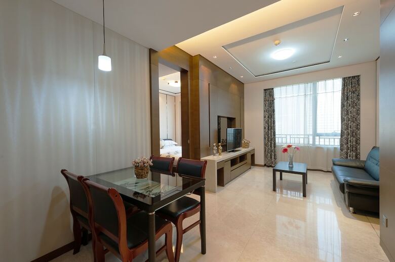 Yicheng Apartment Central Plaza