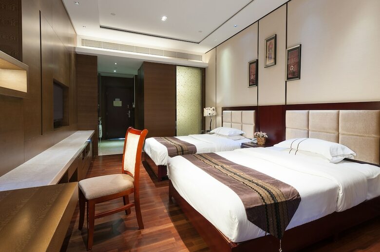 Yicheng Apartment Central Plaza