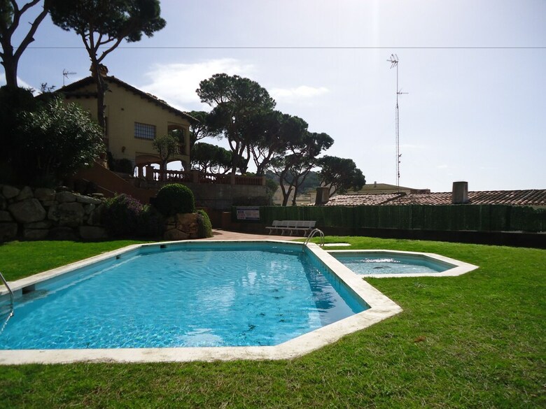 Mas Del Bot Family Apartments