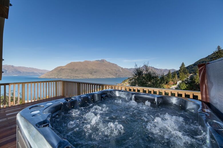 Sagittarius Dh Lake View Villa