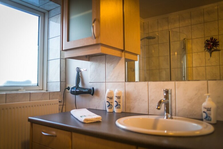 Bakki Hostel And Apartments