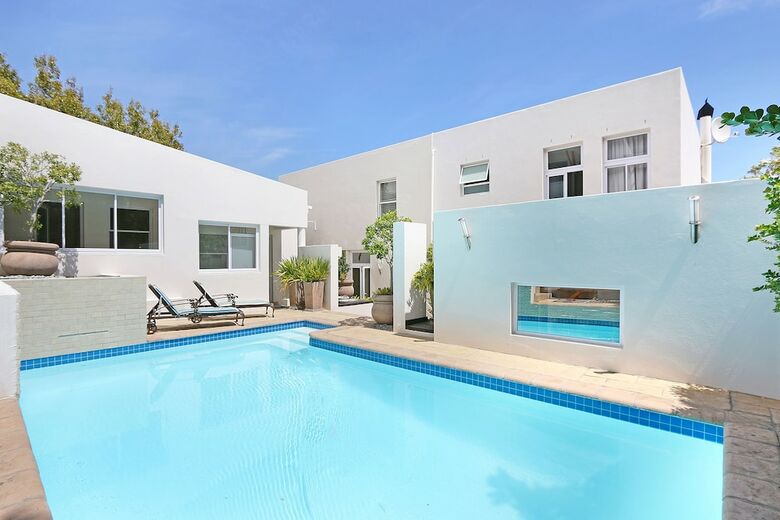 Saints Villa