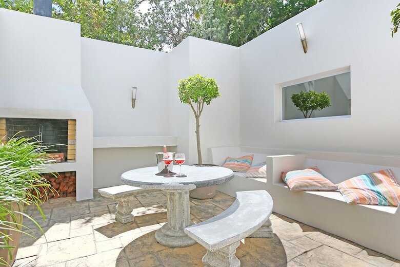Saints Villa