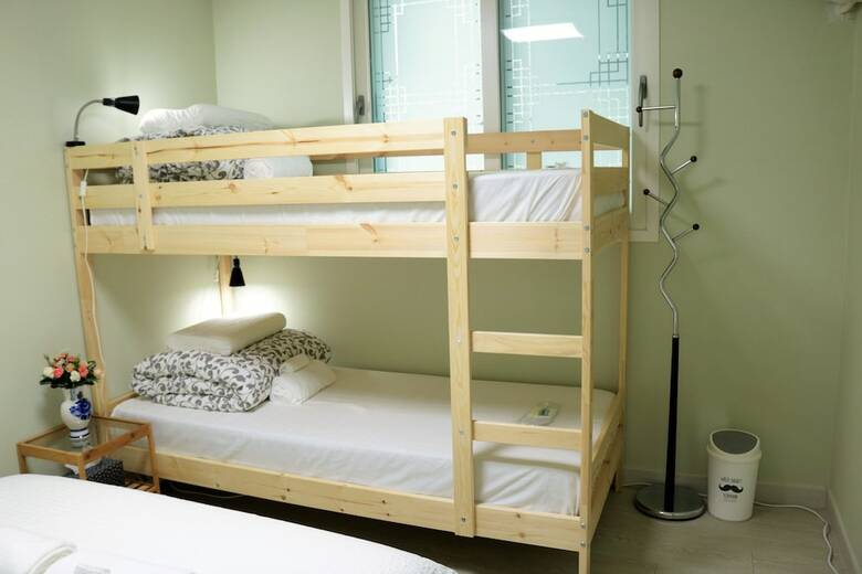 Hostal Korus Guesthouse - Hostel