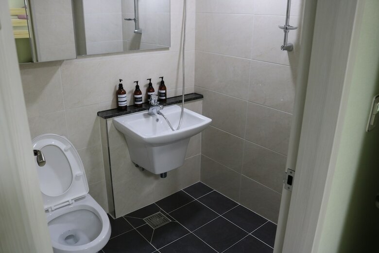 Hostal Korus Guesthouse - Hostel
