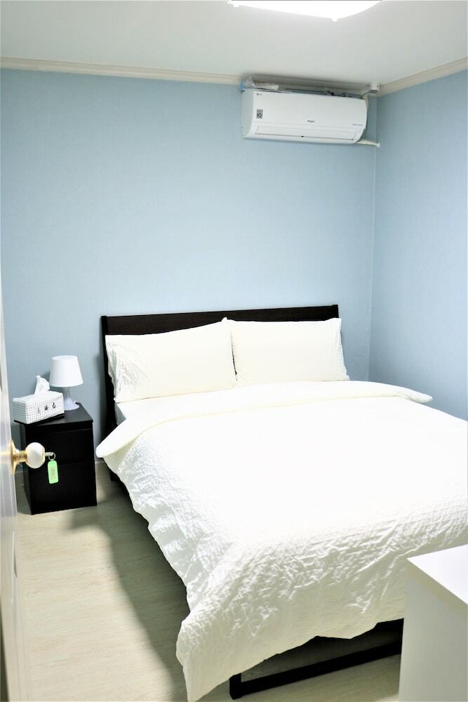 Hostal Korus Guesthouse - Hostel
