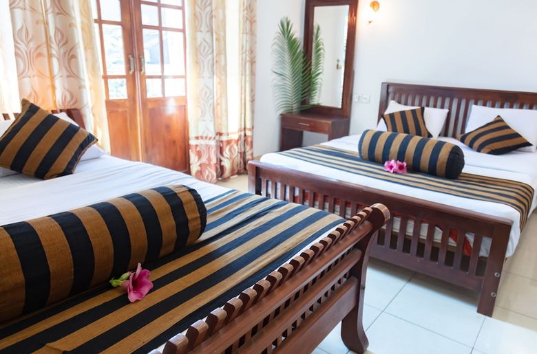 Hotel Shadow Inn Guest House Ella