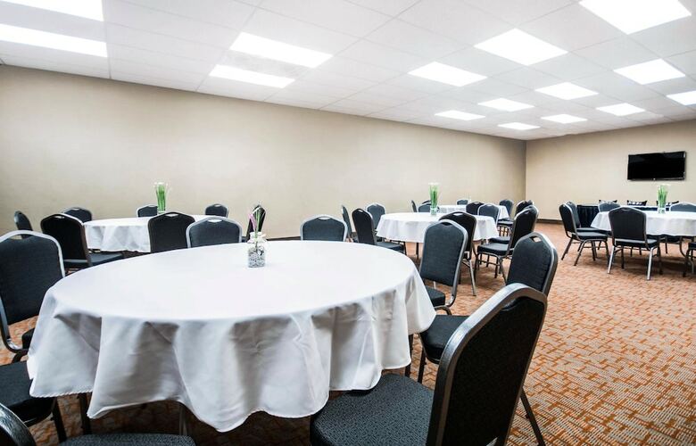 Hotel Comfort Inn & Suites