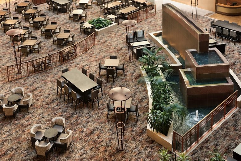 Hotel Embassy Suites By Hilton E Peoria Riverfront Conf Center