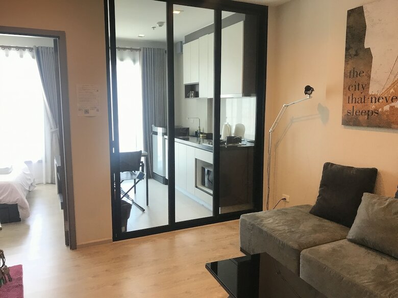 Apartamentos Pattaya Central Sea View Pool Suite