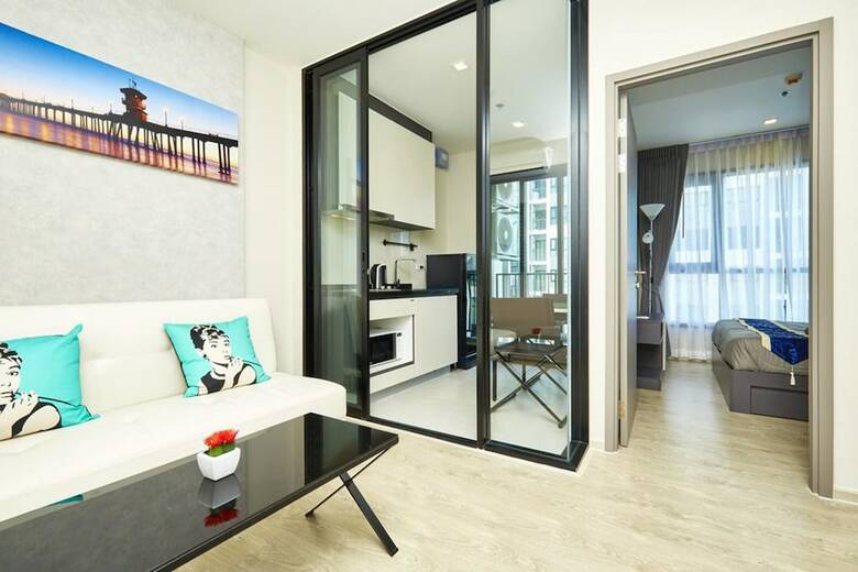 Apartamentos Pattaya Central Sea View Pool Suite