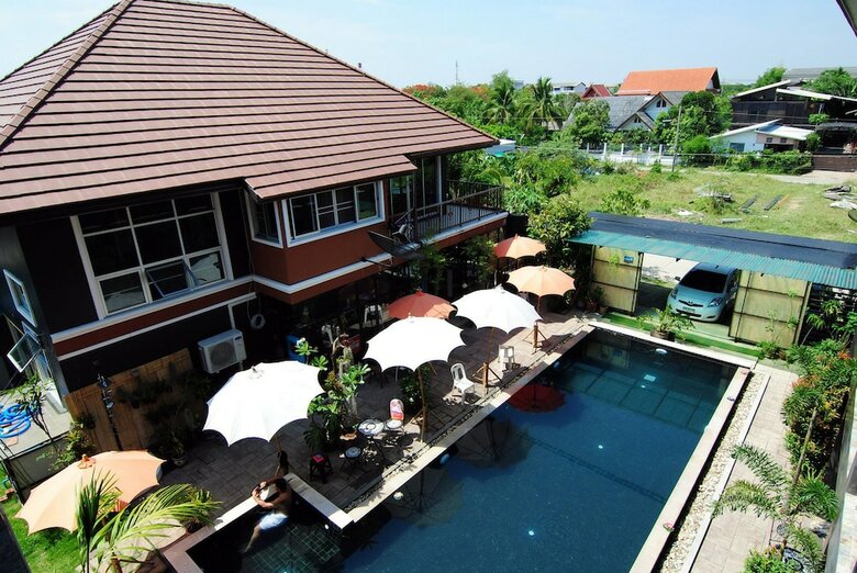Hotel 102 Residence