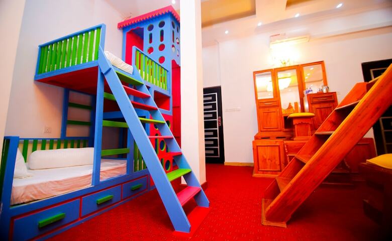 Hotel White House