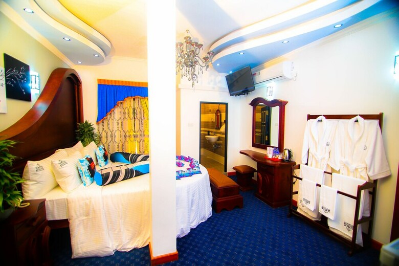 Hotel White House