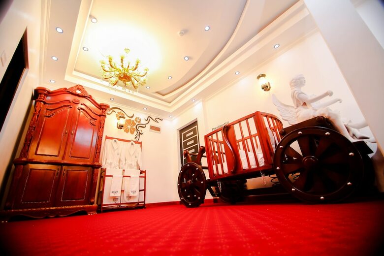 Hotel White House