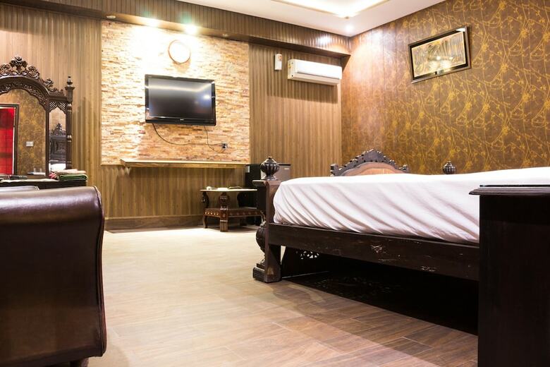 Hotel 12j