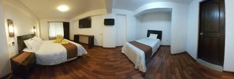 La Caba�a Hotel