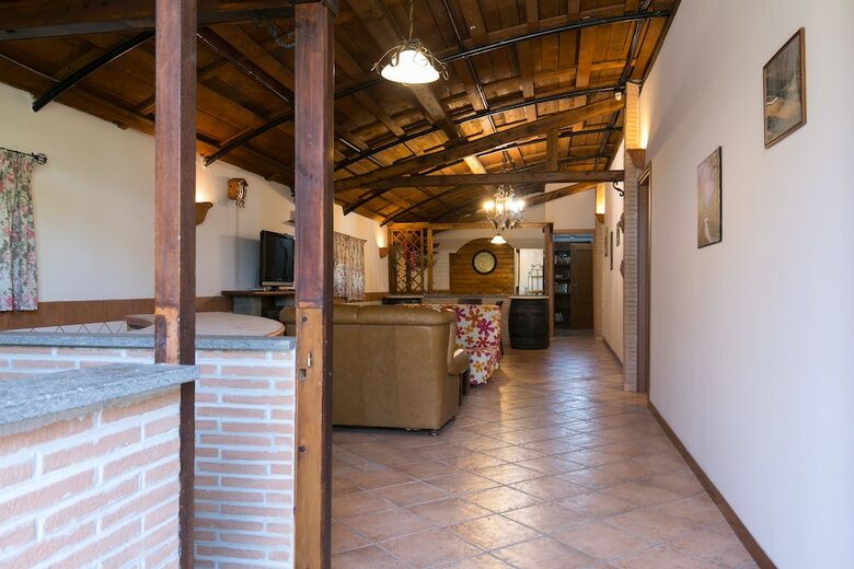 Country Apartments