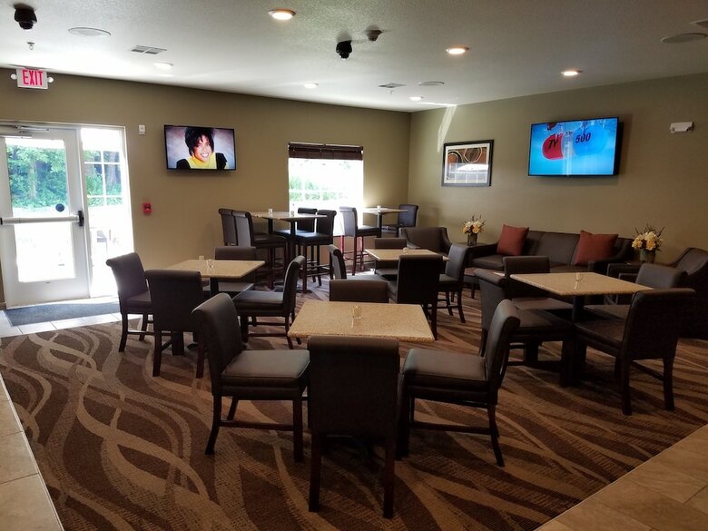 Cobblestone Hotel & Suites - Greenville