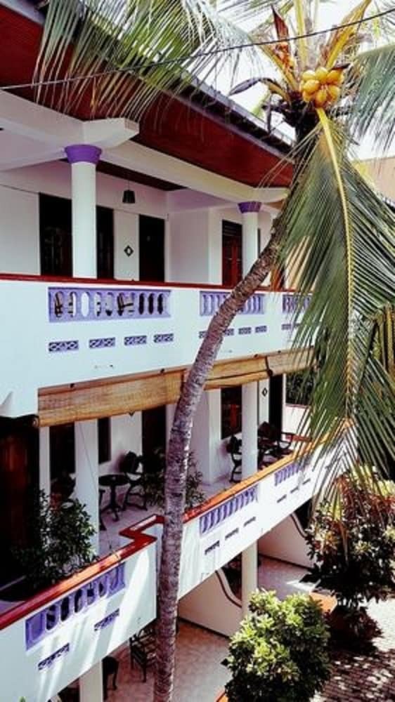 Hotel Happy Night & Restaurant